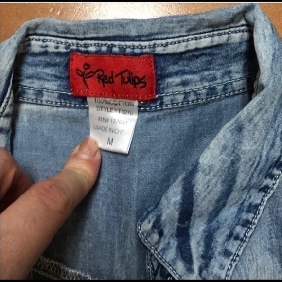 Button down sleeveless Jean-like top Size Medium - Picture 5 of 7